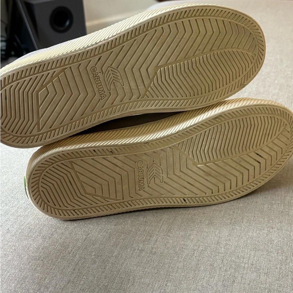 Cariuma size‎ men’s 8 or women’s 9.5 gray Canvas Sneakers 💎